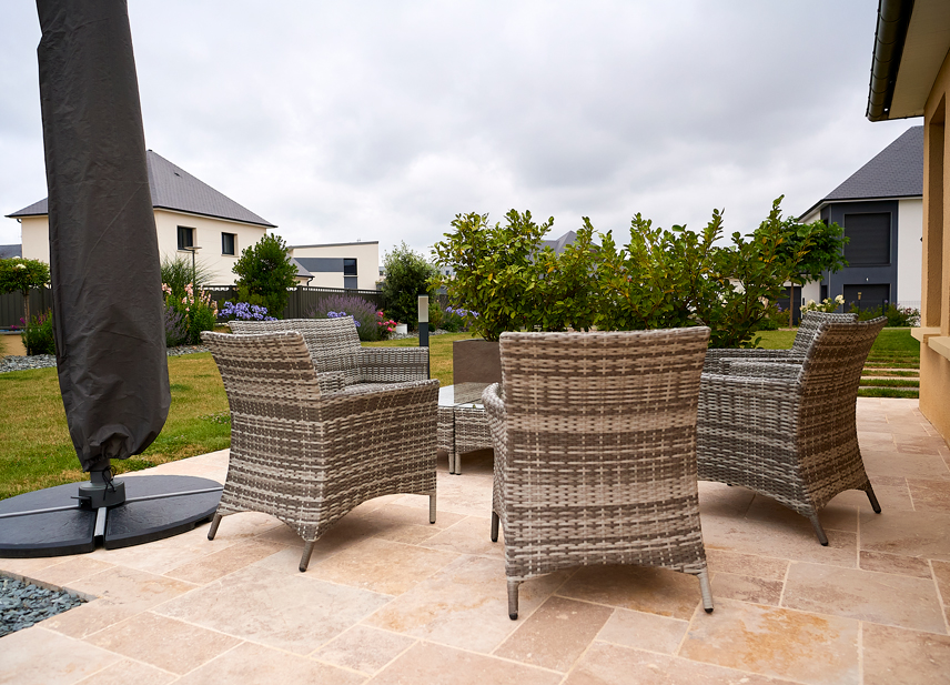 Au Cœur des Jardins : terrasse dallage